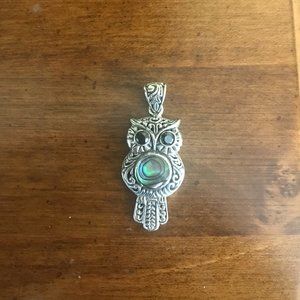Silver shell owl pendant / Owl Necklace